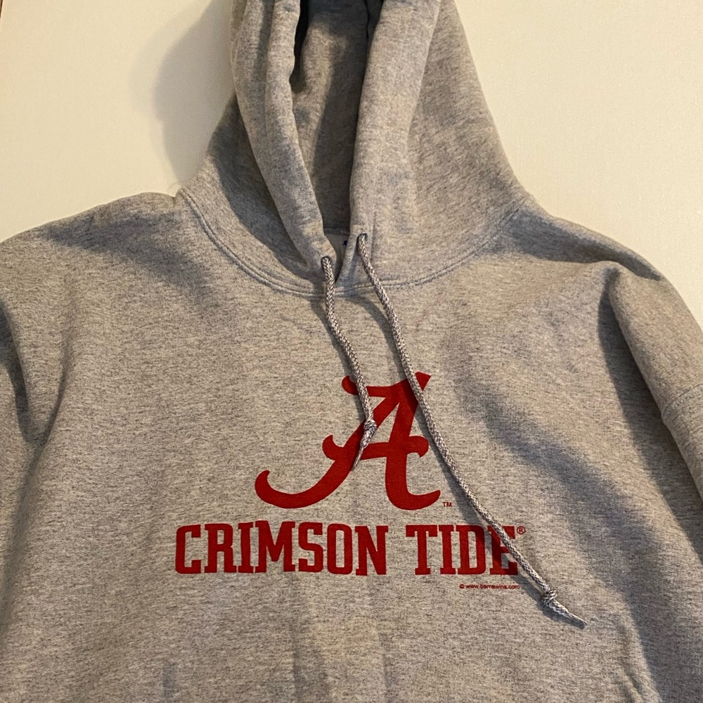 Women’s Gildan Hoodie with pockets